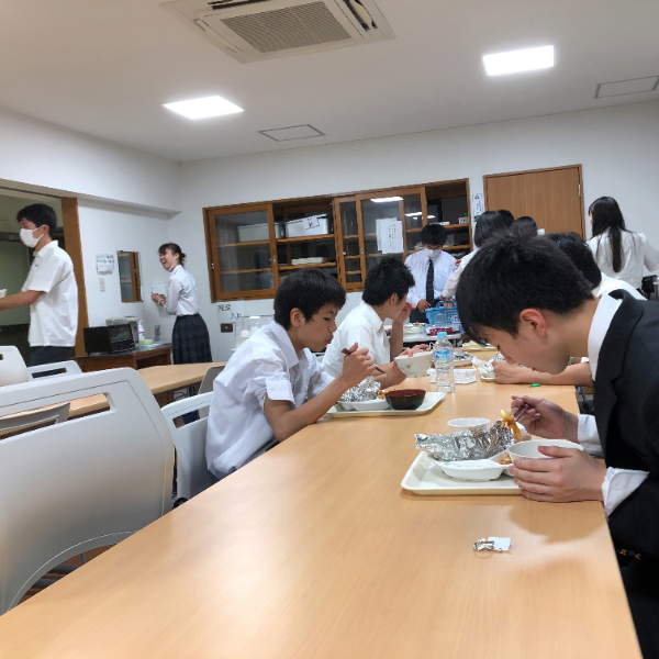 夕食